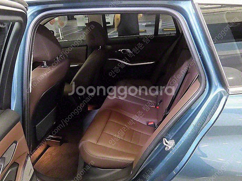 BMW 3시리즈 중고 BMW 320i 중고 승용차 파란색 2021년식 54,189km 320i 투어링 럭셔리 개인사...--8